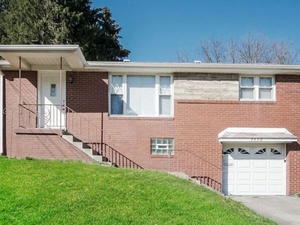 3530 Pinewood Dr , Homestead, PA 15120