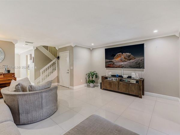 6410 W 27th Ln , Unit 101-19, Hialeah, FL 33016