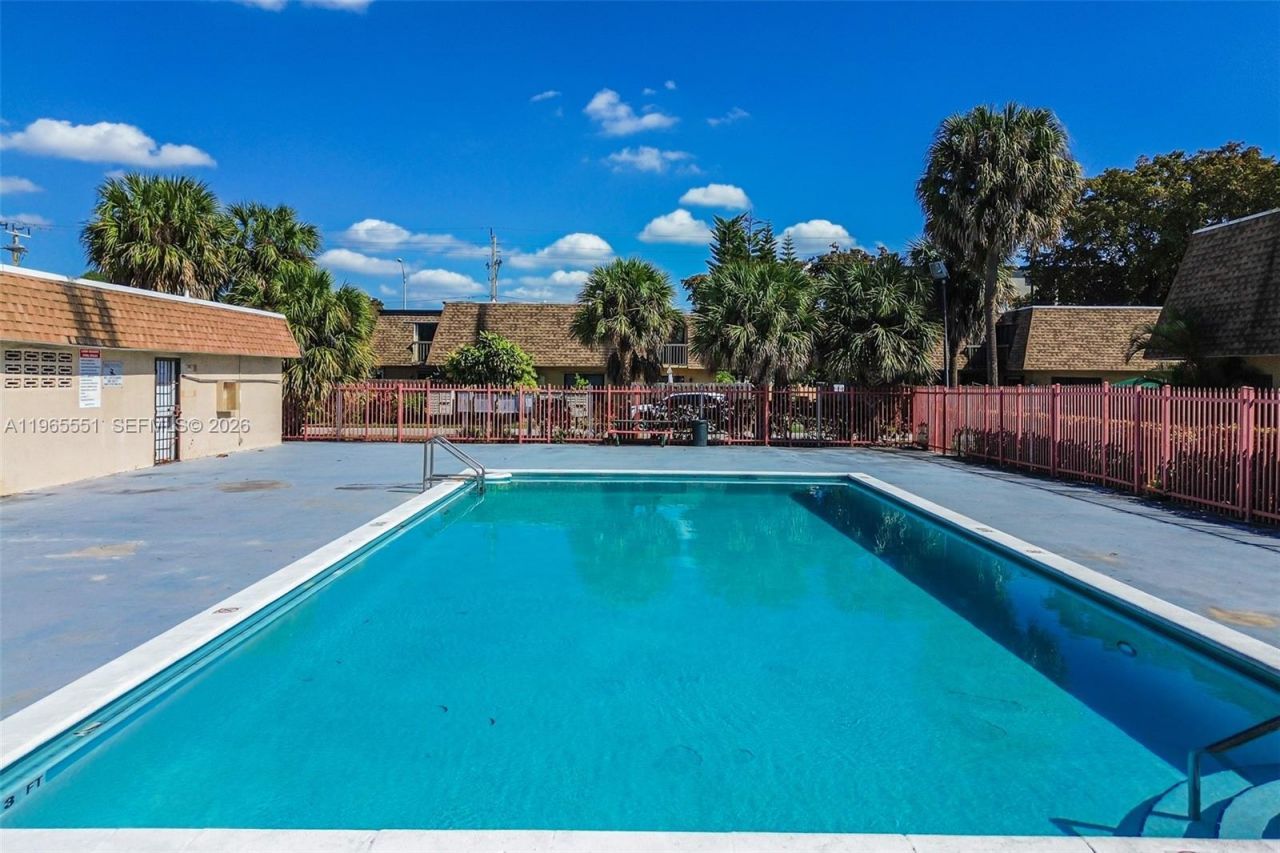 6410 W 27th Ln , Unit 101-19, Hialeah, FL 33016 Photo