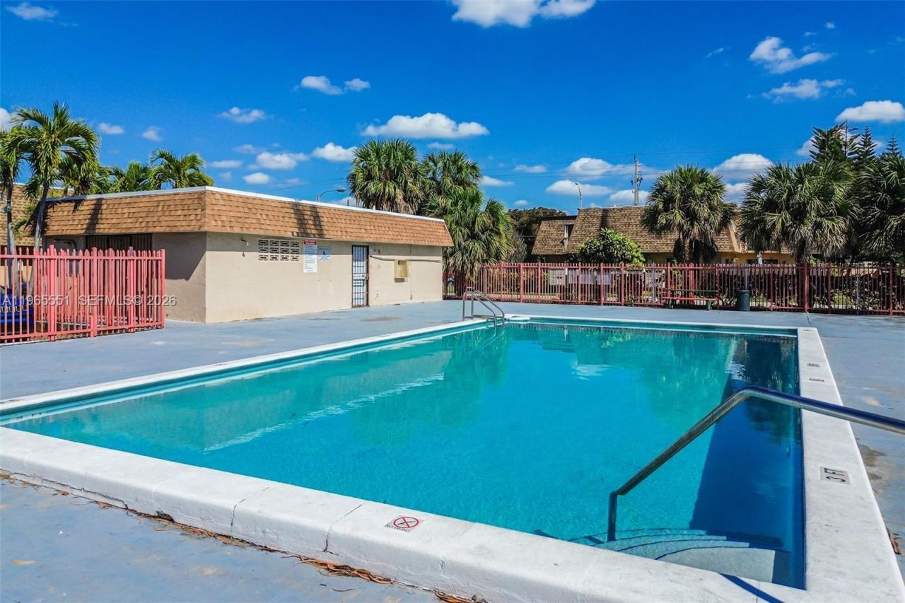 6410 W 27th Ln , Unit 101-19, Hialeah, FL 33016 Photo