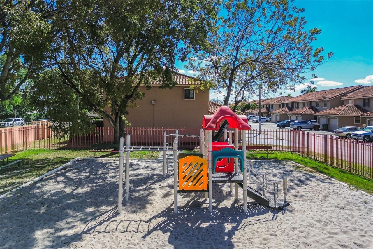 6410 W 27th Ln , Unit 101-19, Hialeah, FL 33016 Photo