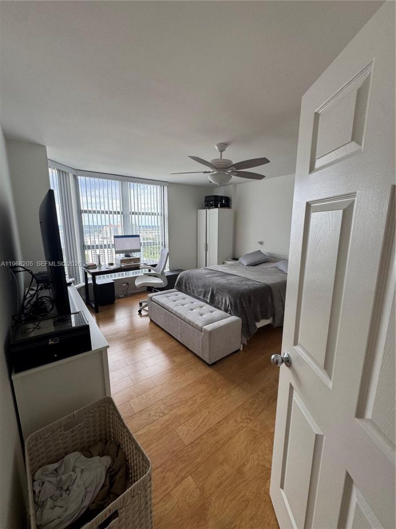 3530 Mystic Pointe Dr , Unit 3003, Aventura, FL 33180 Photo