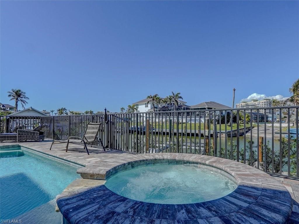 8327 Estero Blvd, Fort Myers Beach, FL 33931 Photo