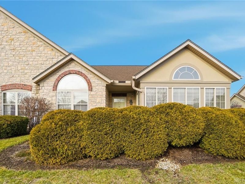 2016 Wentworth Village Drive, Bellbrook, OH 45305 Photo 2