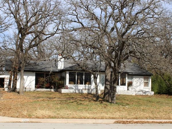 5725 Jacqueline Road, Fort Worth, TX 76112