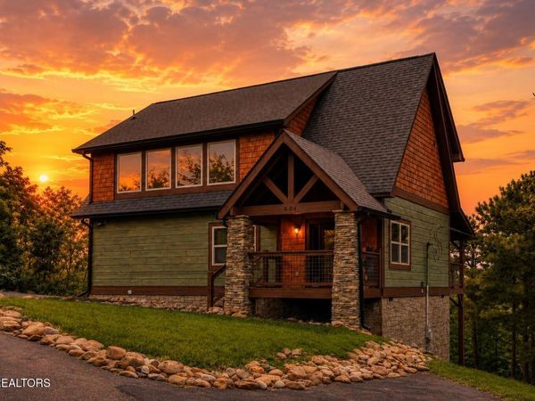 804 Upper Picadilly Lane, Gatlinburg, TN 37738