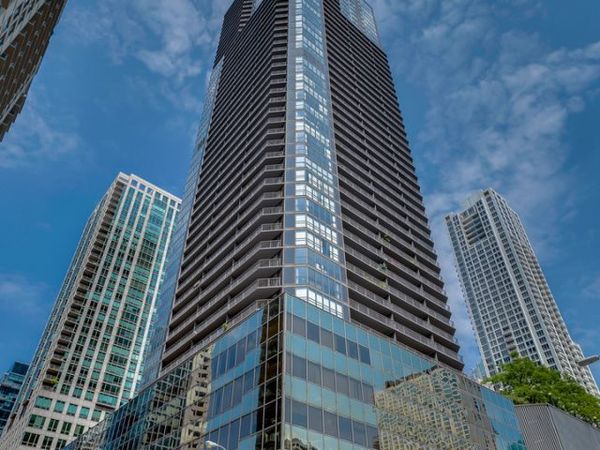 10 E Ontario Street, Chicago, IL 60611