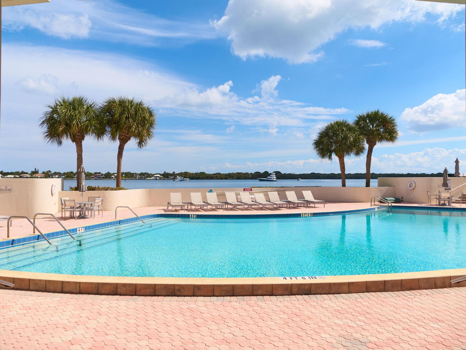 124 Lakeshore Drive, Unit 829, North Palm Beach, FL 33408 Photo