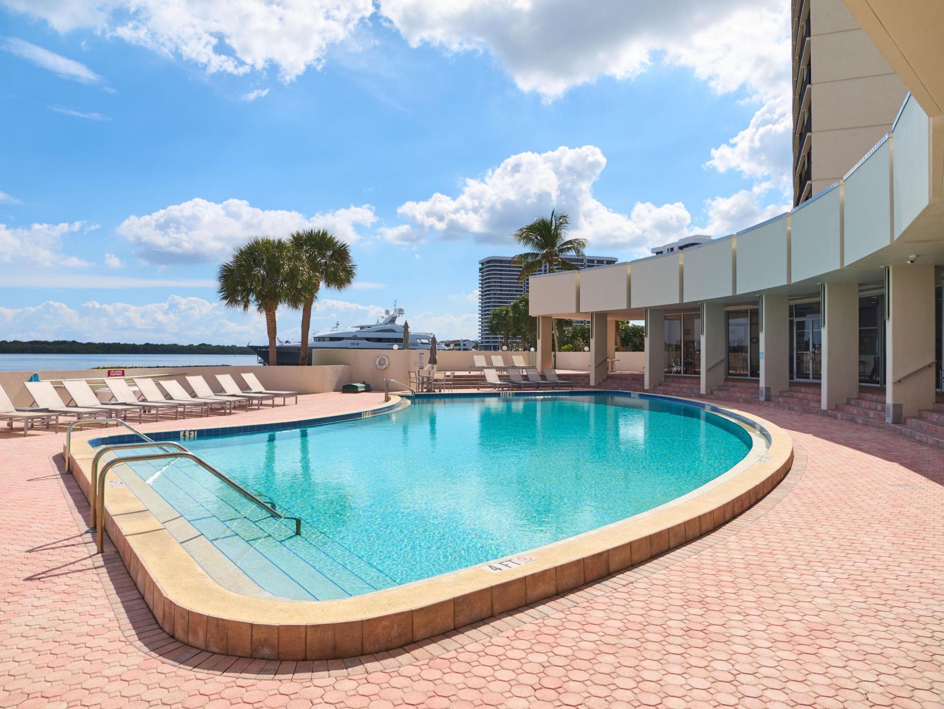 124 Lakeshore Drive, Unit 829, North Palm Beach, FL 33408 Photo