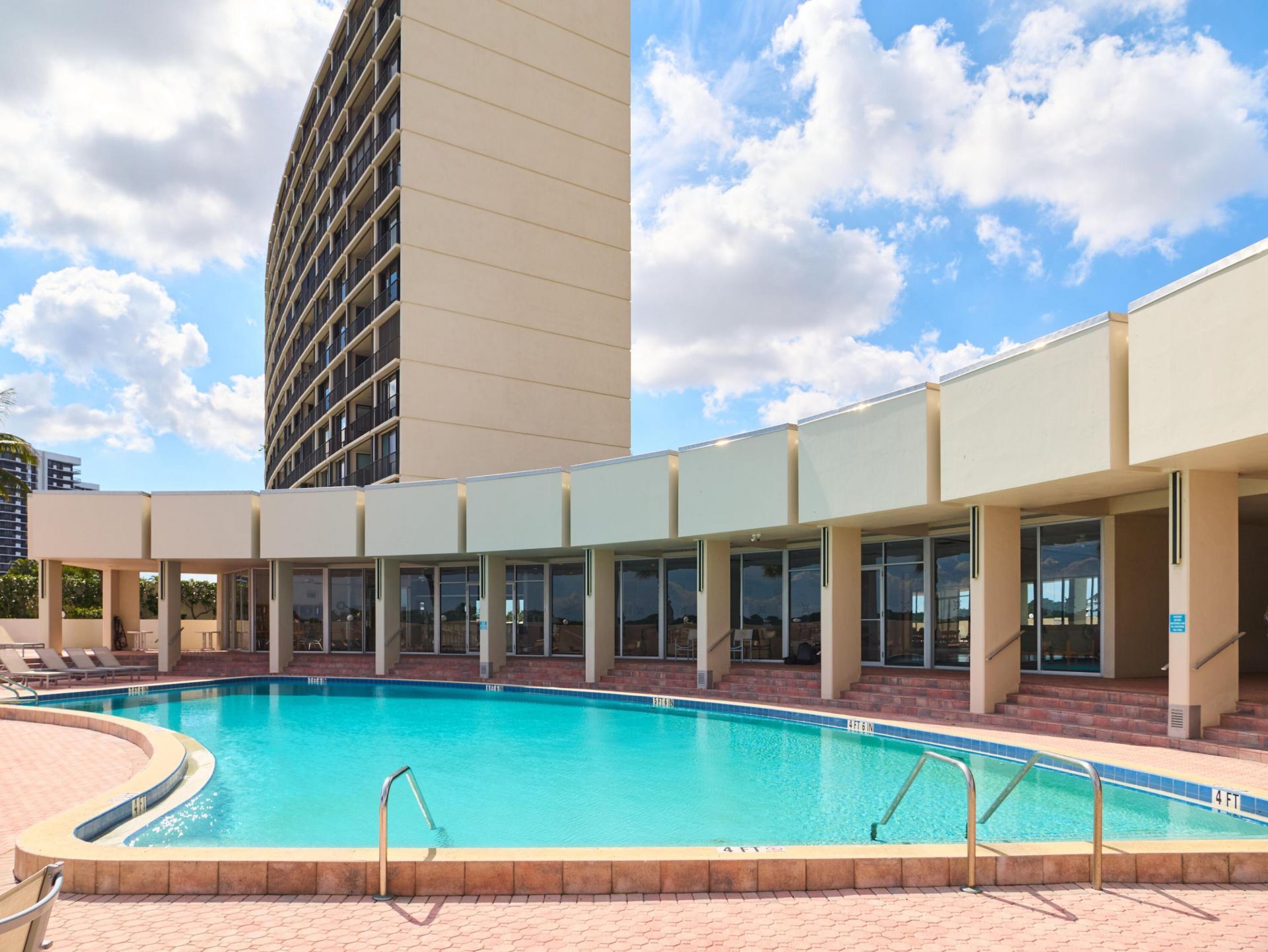 124 Lakeshore Drive, Unit 829, North Palm Beach, FL 33408 Photo