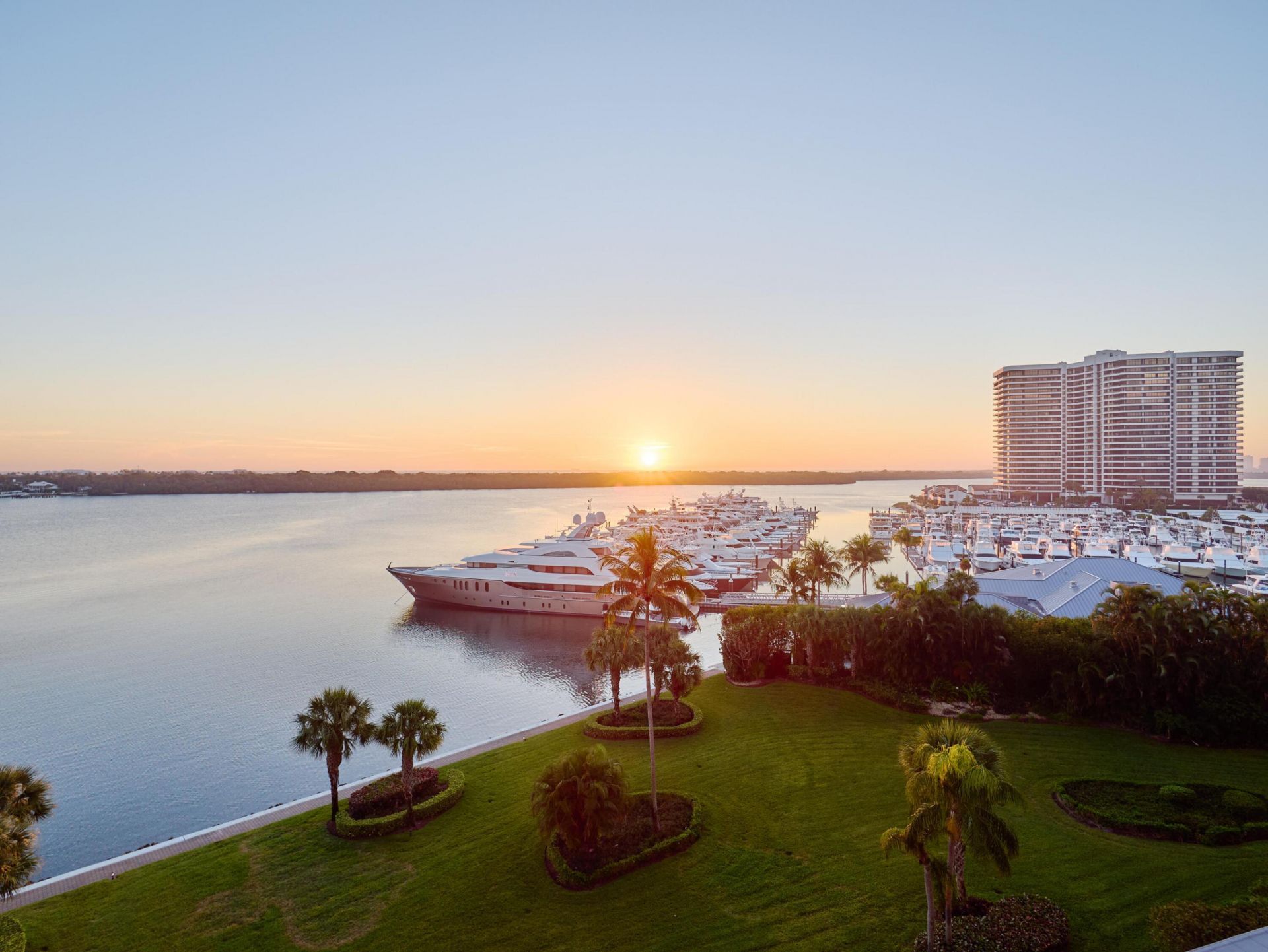 124 Lakeshore Drive, Unit 829, North Palm Beach, FL 33408 Photo