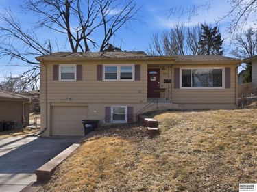 7905 Bowie Drive, Omaha, NE 68114