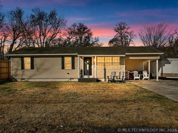 706 6th Avenue , Warner, OK 74469
