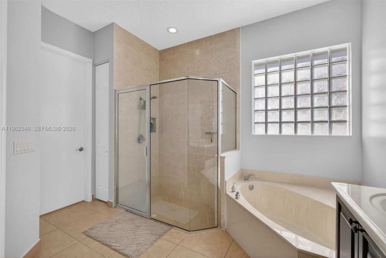 240 E Isle Verde Way , Palm Beach Gardens, FL 33418 Photo