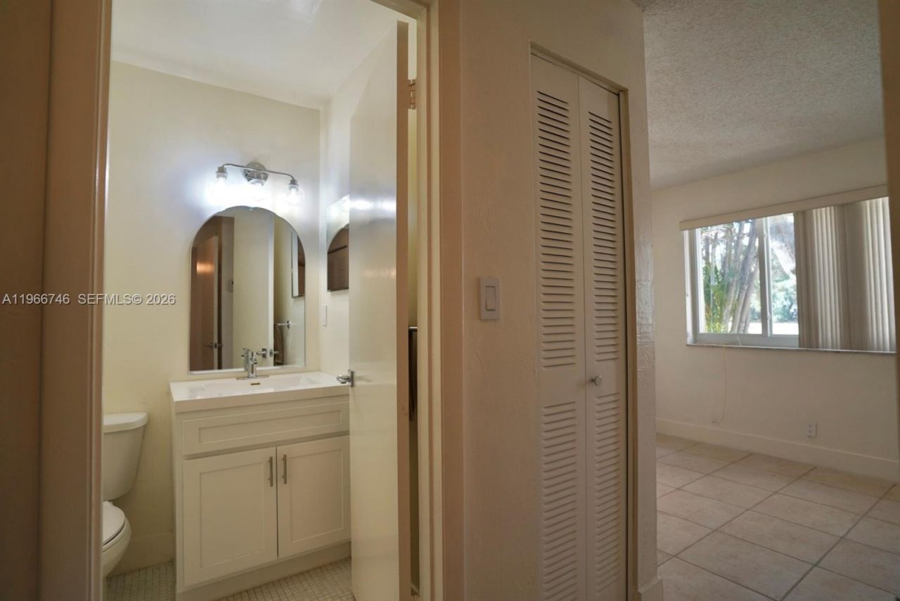 6555 NW 99th Ave, Unit B20, Tamarac, FL 33321 Photo