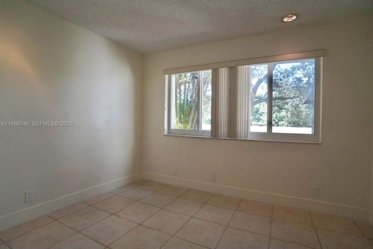 6555 NW 99th Ave, Unit B20, Tamarac, FL 33321 Photo