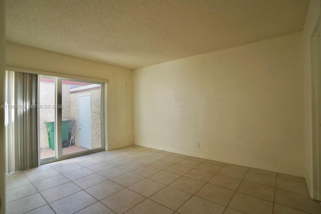 6555 NW 99th Ave, Unit B20, Tamarac, FL 33321 Photo