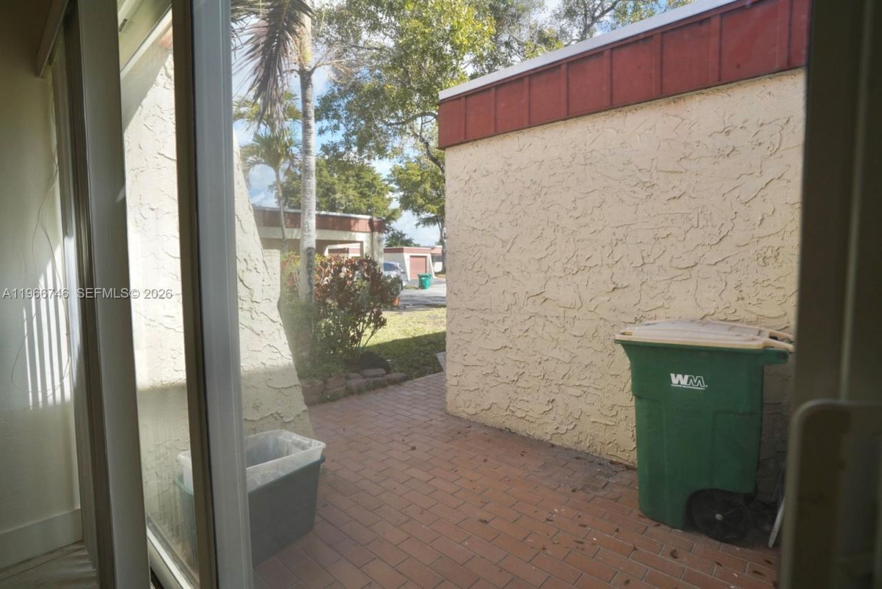 6555 NW 99th Ave, Unit B20, Tamarac, FL 33321 Photo