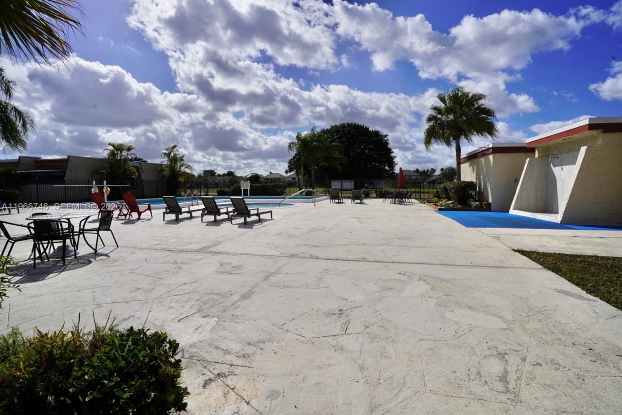 6555 NW 99th Ave, Unit B20, Tamarac, FL 33321 Photo