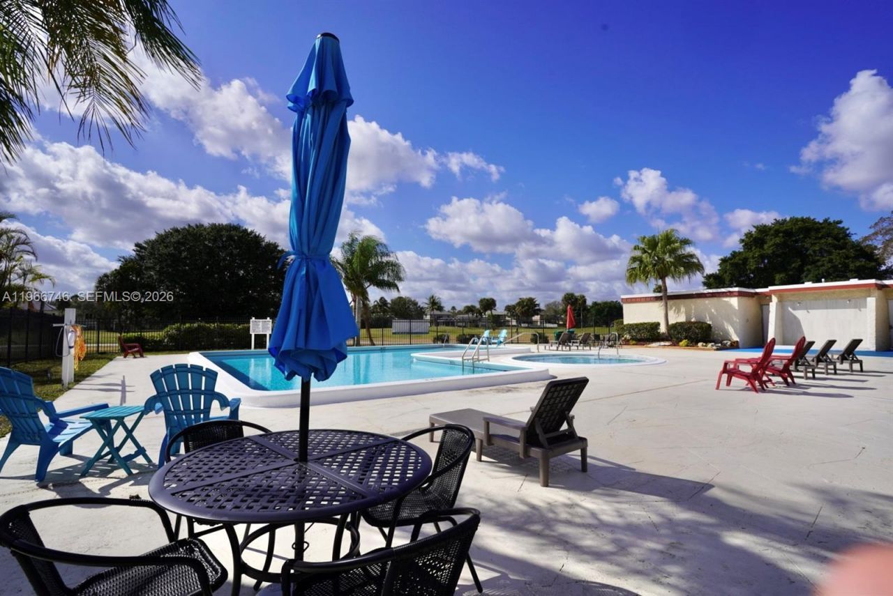 6555 NW 99th Ave, Unit B20, Tamarac, FL 33321 Photo