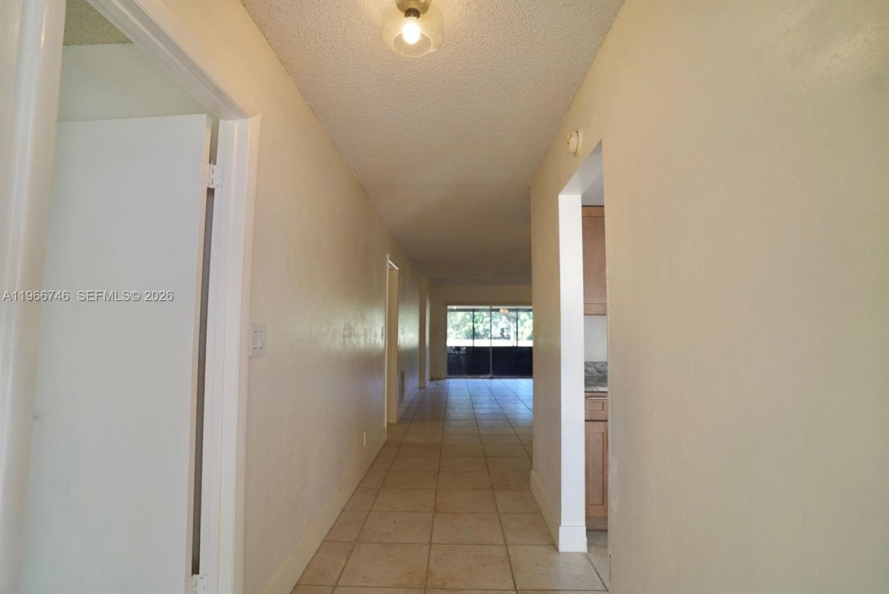 6555 NW 99th Ave, Unit B20, Tamarac, FL 33321 Photo