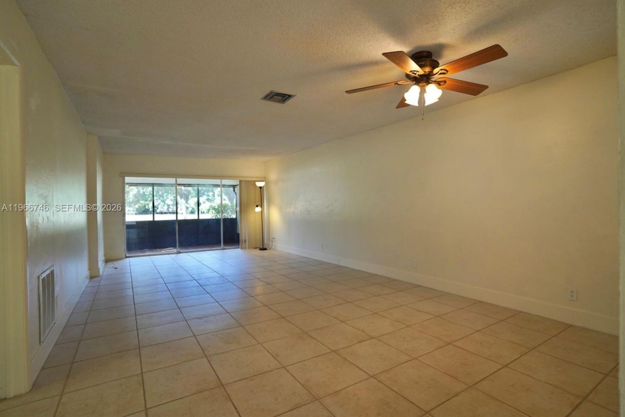 6555 NW 99th Ave, Unit B20, Tamarac, FL 33321 Photo