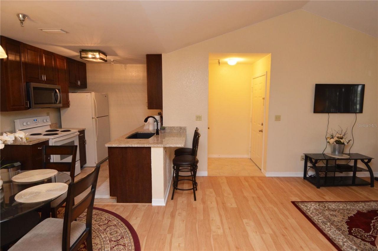 10263 Gandy Boulevard N, Unit 602, Saint Petersburg, FL 33702 Photo