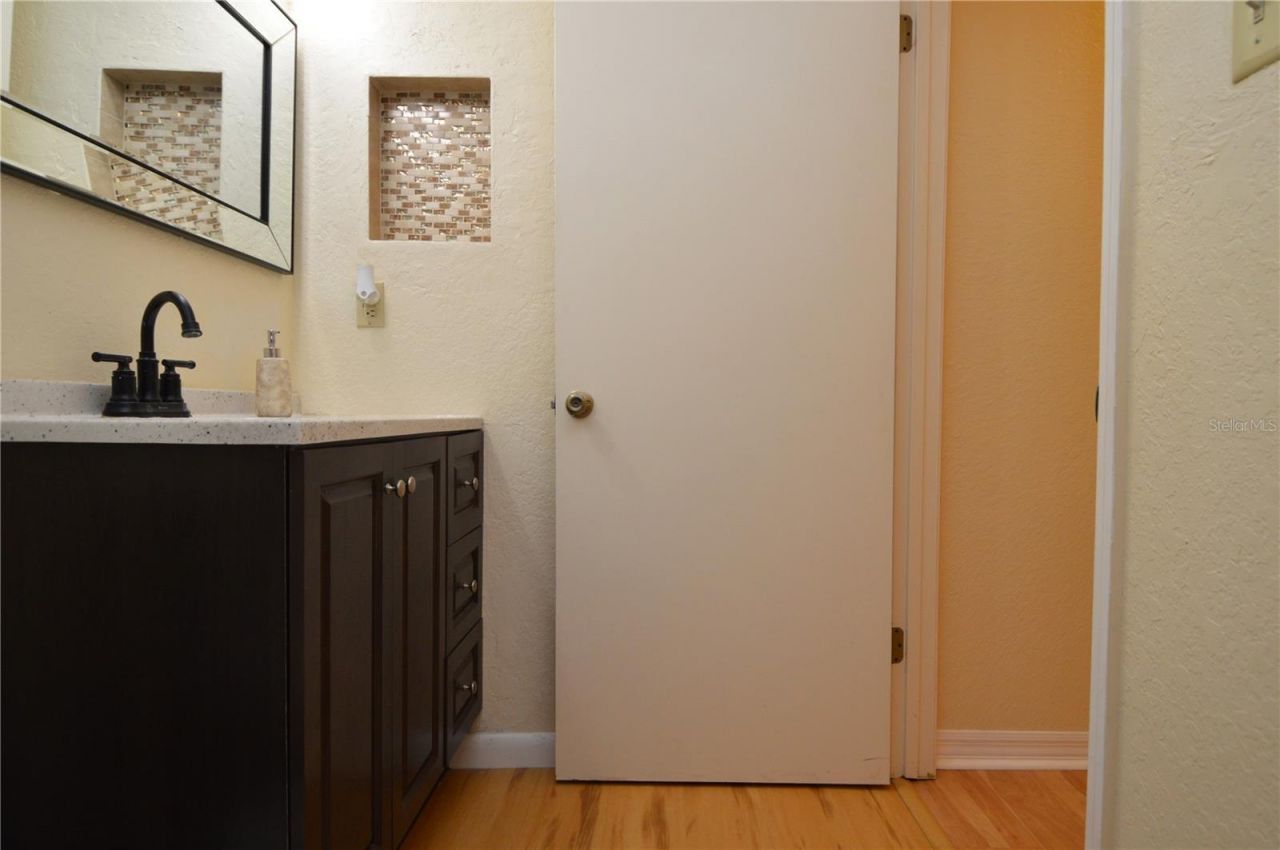 10263 Gandy Boulevard N, Unit 602, Saint Petersburg, FL 33702 Photo