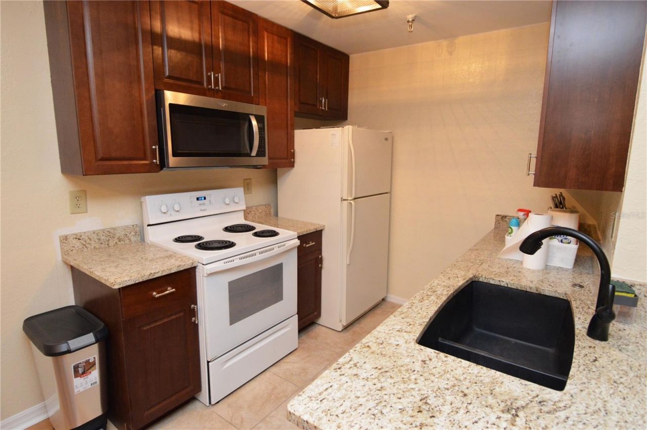 10263 Gandy Boulevard N, Unit 602, Saint Petersburg, FL 33702 Photo