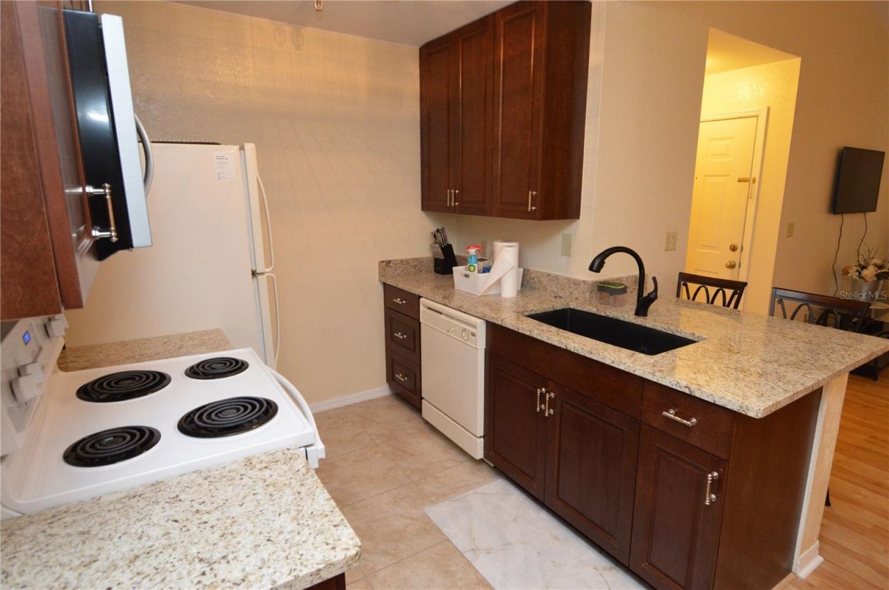 10263 Gandy Boulevard N, Unit 602, Saint Petersburg, FL 33702 Photo