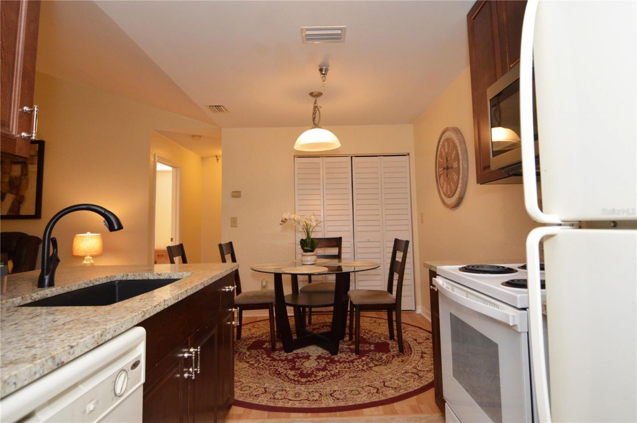 10263 Gandy Boulevard N, Unit 602, Saint Petersburg, FL 33702 Photo