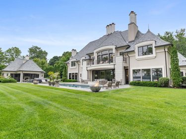 4750 Baycliffe Drive, Excelsior, MN 55331