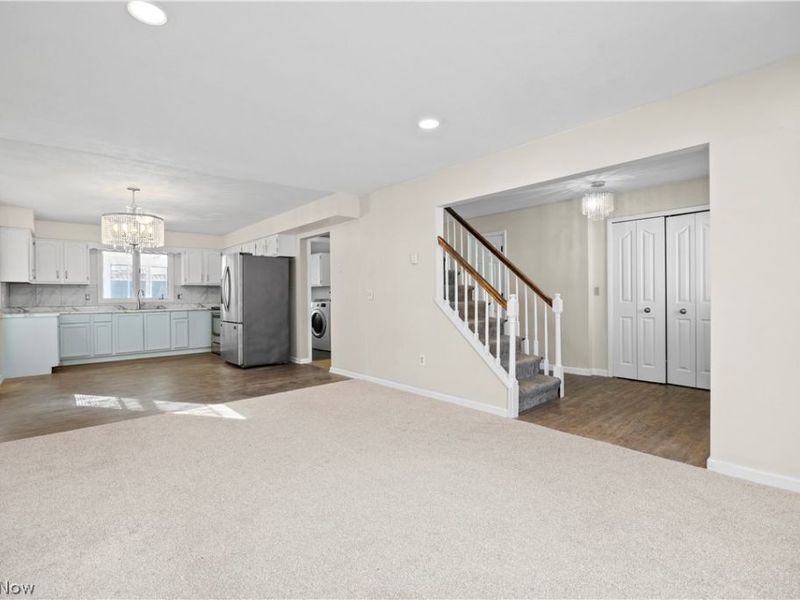 367 Crestview Drive, Elyria, OH 44035 Photo 5