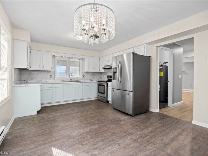 367 Crestview Drive, Elyria, OH 44035 Photo 8