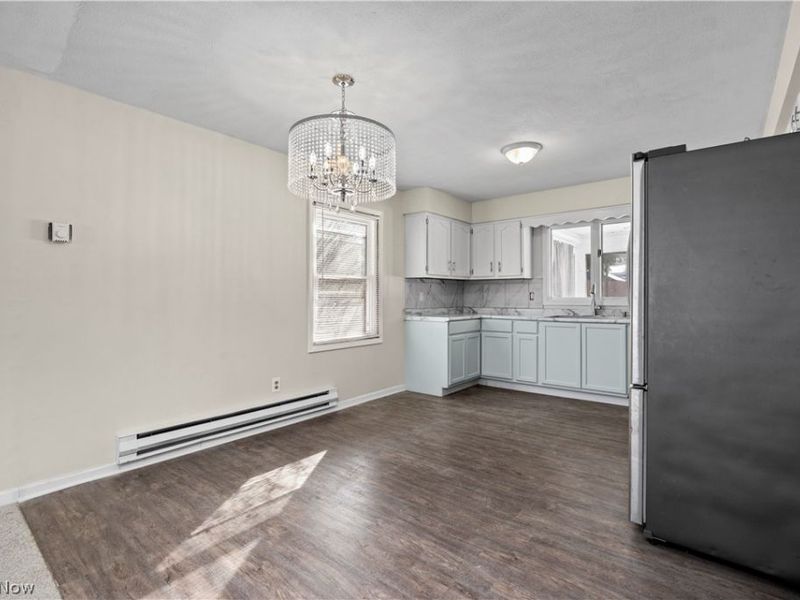 367 Crestview Drive, Elyria, OH 44035 Photo 9