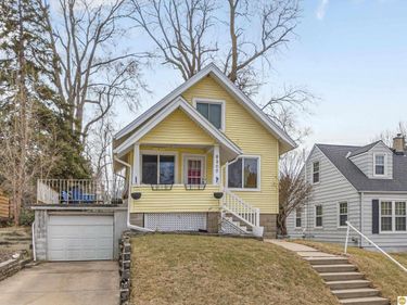 6307 Pierce Street, Omaha, NE 68106