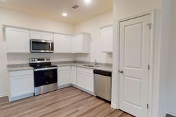 403 Colchester Court photo 4