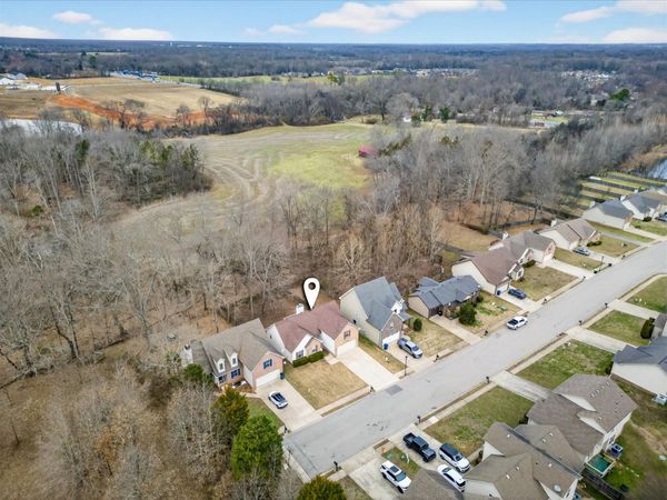 664 Deer Ridge Dr , Clarksville, TN 37042