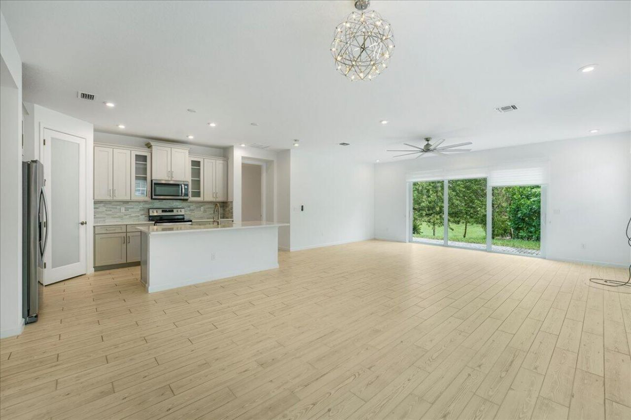 6818 Pointe Of Woods Drive, West Palm Beach, FL 33413 Photo