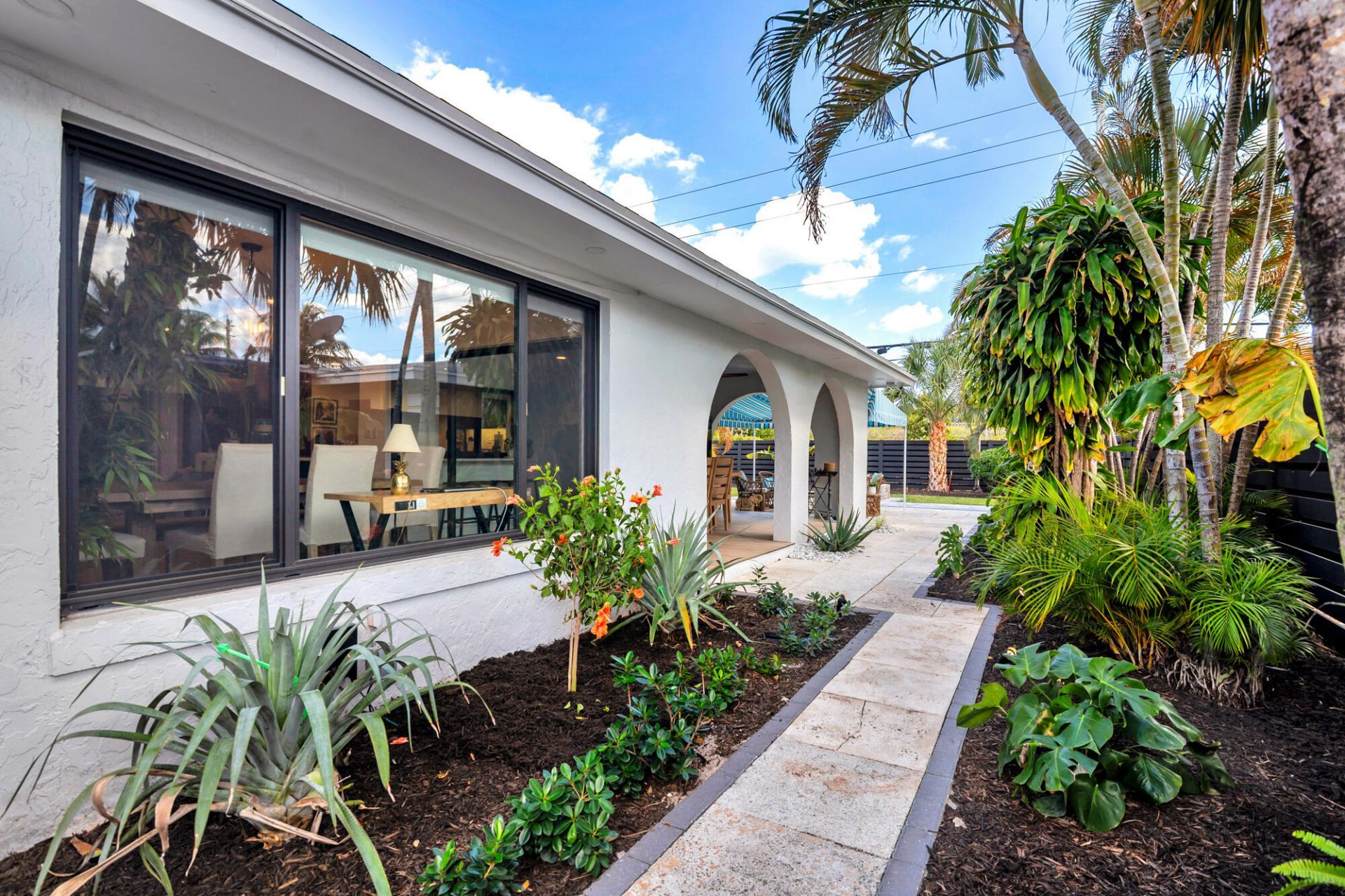 300 Edmor Road, West Palm Beach, FL 33405 Photo