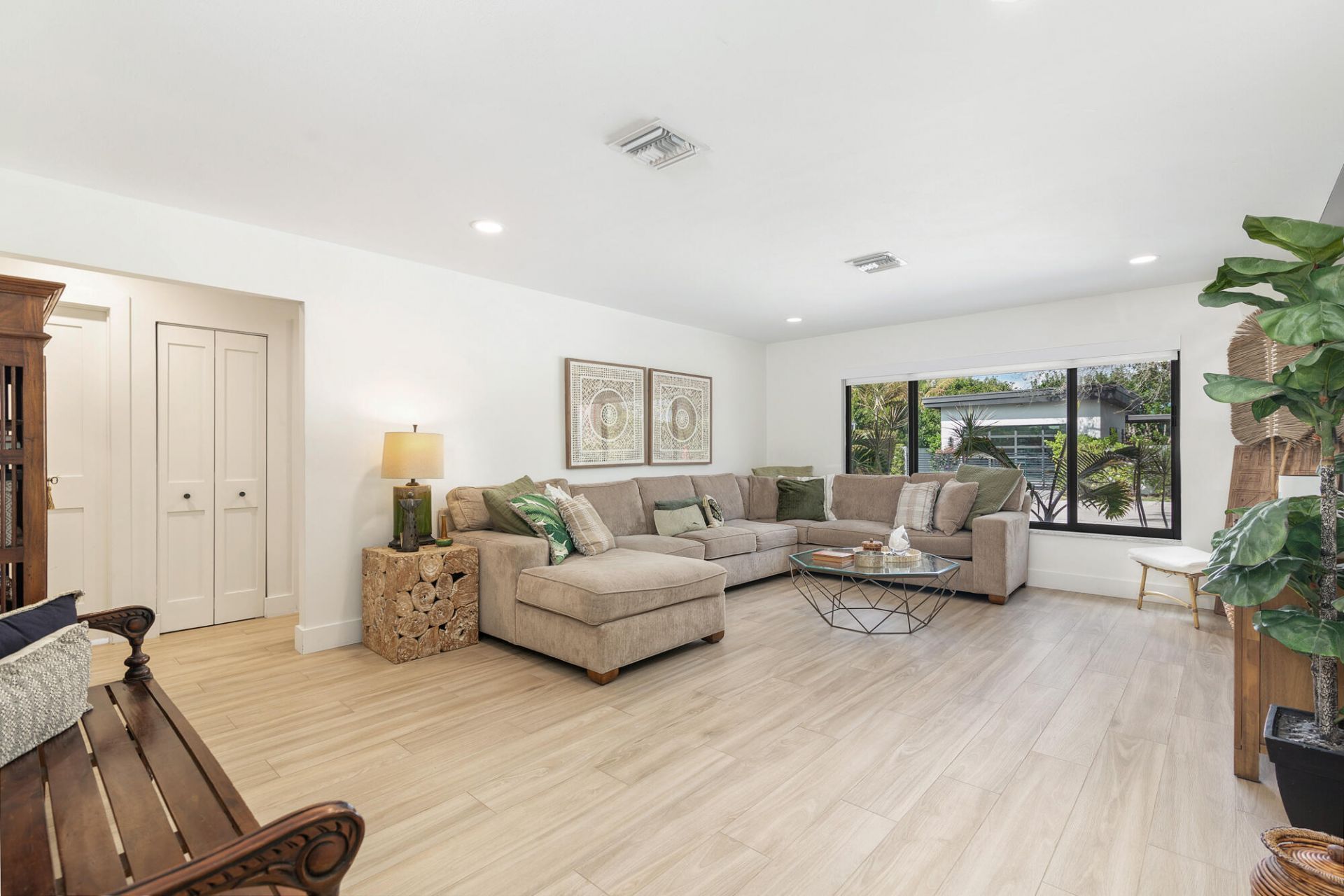 300 Edmor Road, West Palm Beach, FL 33405 Photo