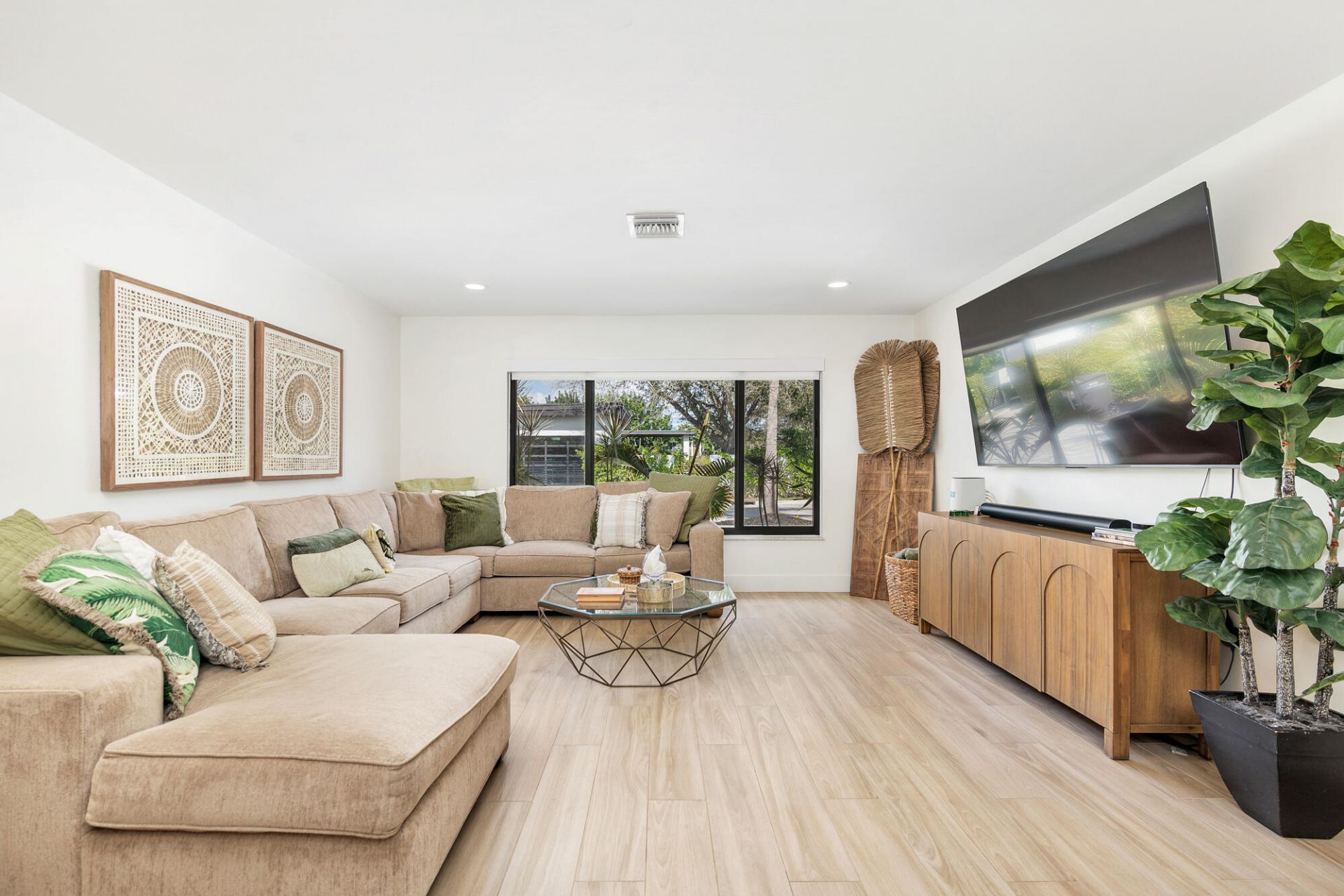 300 Edmor Road, West Palm Beach, FL 33405 Photo