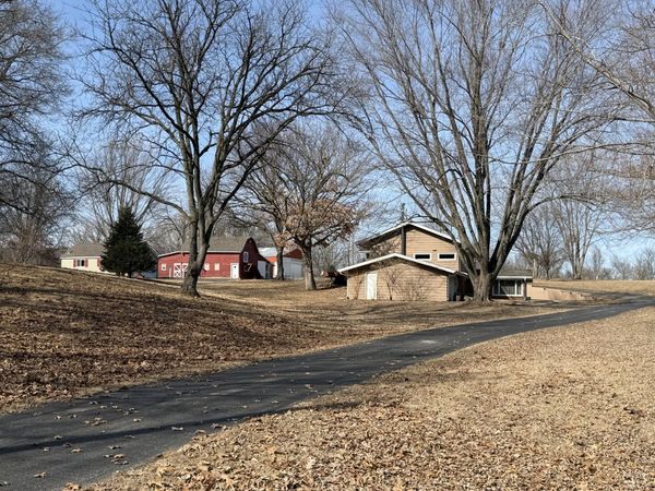 21186 Mathew Road, Sterling, IL 61081