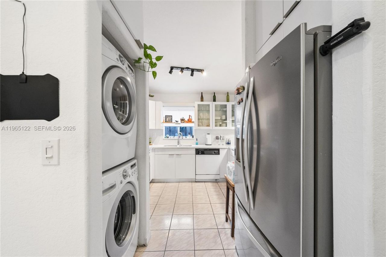 10095 NW 127th St , Hialeah Gardens, FL 33018 Photo