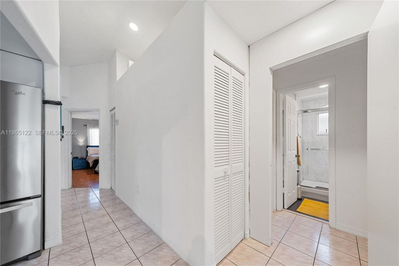 10095 NW 127th St , Hialeah Gardens, FL 33018 Photo