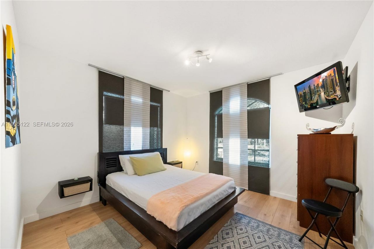 10095 NW 127th St , Hialeah Gardens, FL 33018 Photo