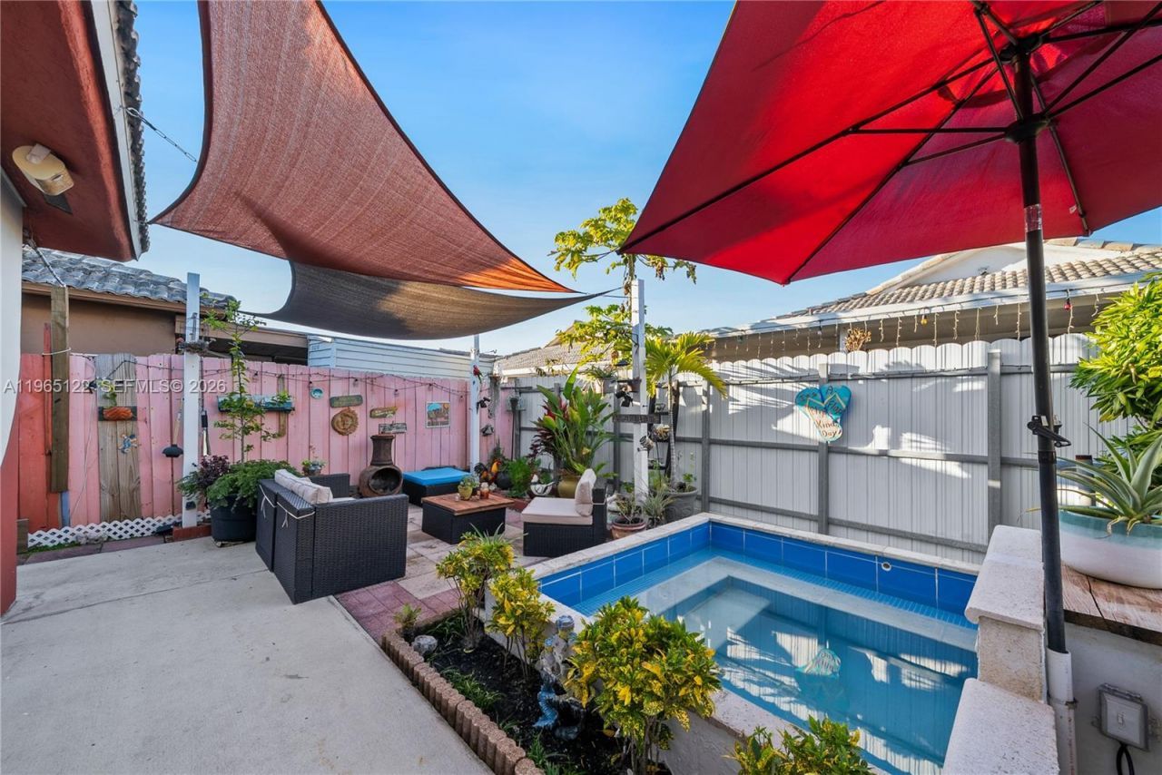 10095 NW 127th St , Hialeah Gardens, FL 33018 Photo