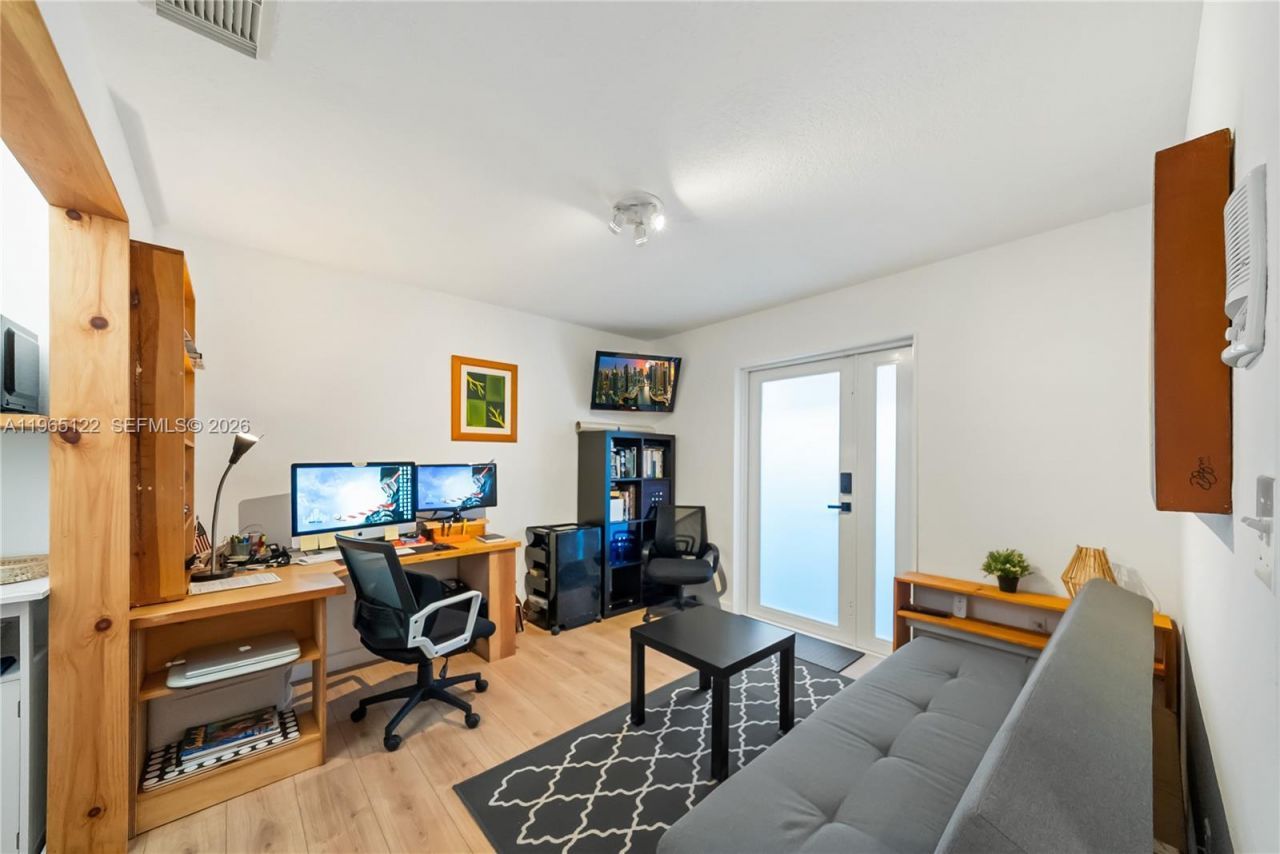 10095 NW 127th St , Hialeah Gardens, FL 33018 Photo