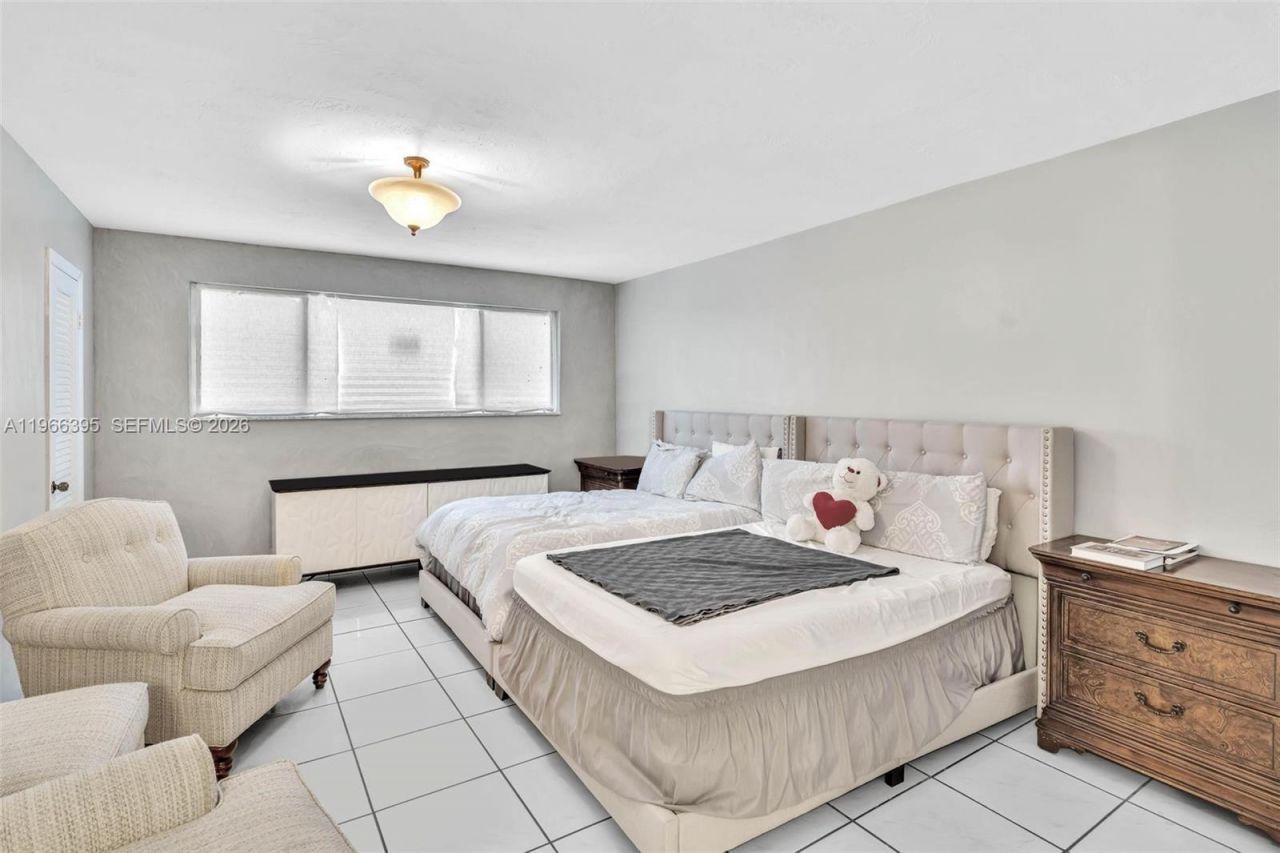 9524 Byron Ave , Surfside, FL 33154 Photo