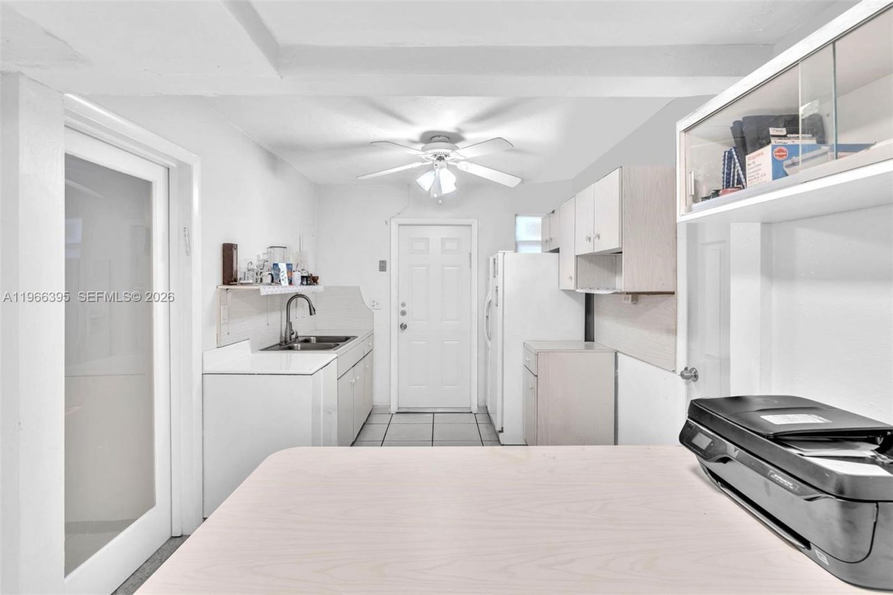 9524 Byron Ave , Surfside, FL 33154 Photo